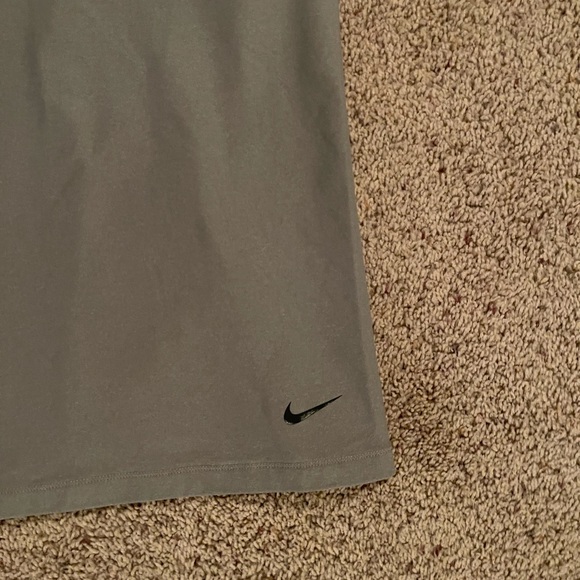 Nike gray tank - Picture 2 of 4